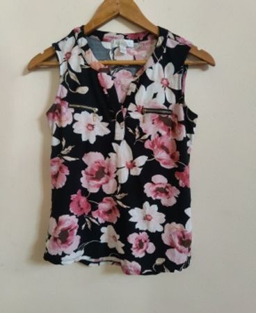 Magazine Floral Print Sleeveless Top