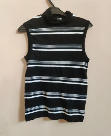 Unbranded Black and White Striped Sleeveless Turtleneck Top