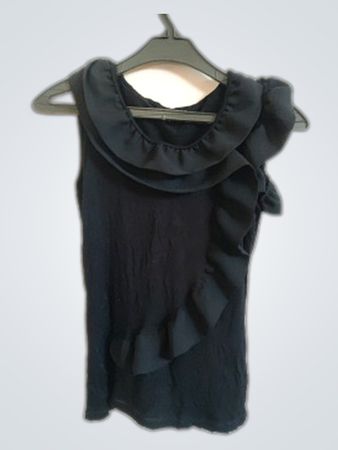 H&M Ruffled Sleeveless Black Top