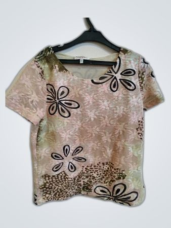Wissmach Floral Print Short Sleeve Blouse