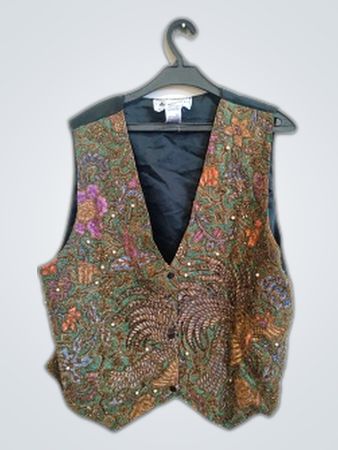 Ana Moui Vest