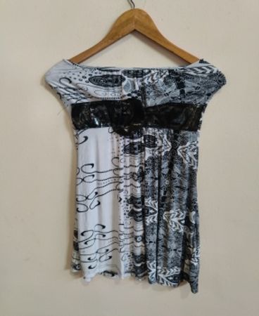 Black and White Paisley Off-Shoulder Top