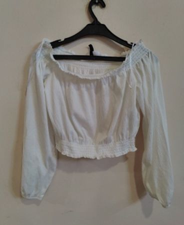 H&M White Off-Shoulder Cropped Blouse