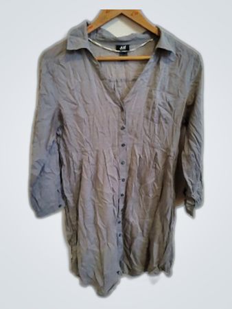 H&M Light Gray Collared Button-Down Shirt