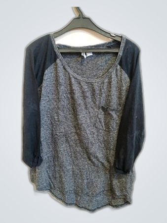 Divided Raglan Sleeve Sweatshirt