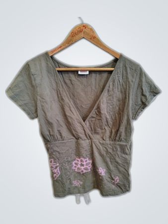 Gray Short-Sleeve Top with Pink Flowers