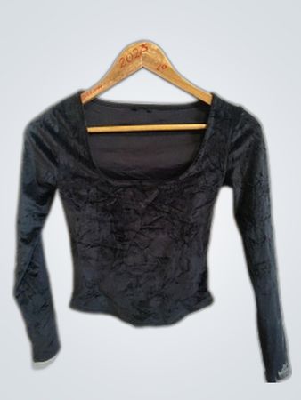 Black Long-Sleeve Top