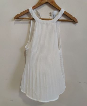 Amsui Women's White Sleeveless Top