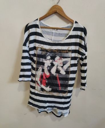 Sinsay Striped Graphic Long-Sleeve Top