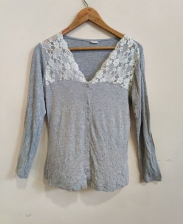 Yamamaya Lace Detail Long Sleeve Top