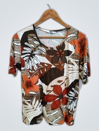 genwi Floral T-Shirt
