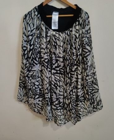 Signature Black and White Patterned Blouse