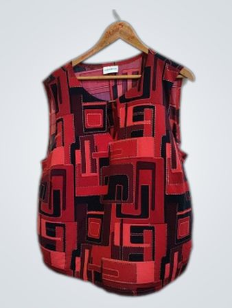 essence Sleeveless Geometric Pattern Top