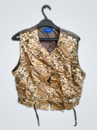 DeCADE Camouflage Vest