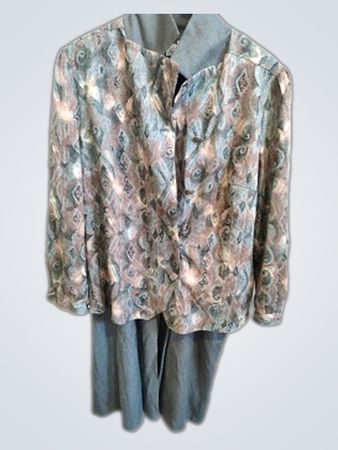 Laura de Lille Blouse and Skirt Set