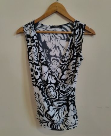 Hallober Paris Sleeveless Top