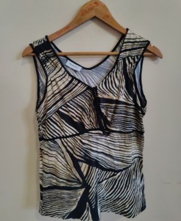 Yessica Sleeveless Top