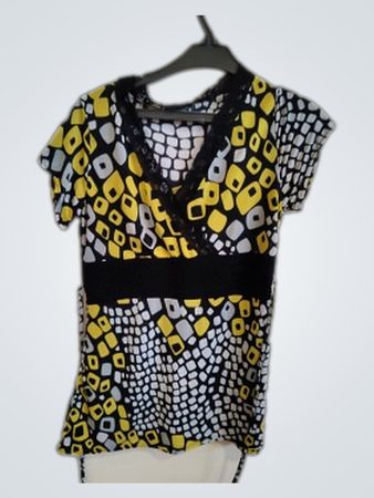 Lucky's Women's Yellow and Black Top