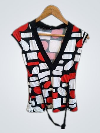 MOVING Geometric Print Top