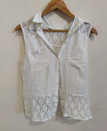 Terranova Women's White Lace Vest