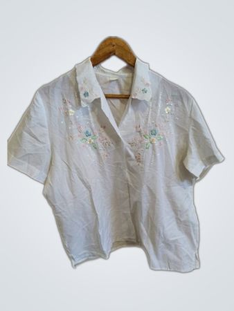 White Short-Sleeve Collared Shirt with Floral Embroidery