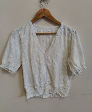 GIMO White Eyelet Blouse