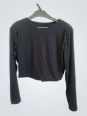 Black Long-Sleeve Cropped Shirt