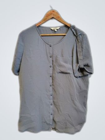 Gray Short-Sleeve Shirt