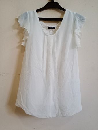Weiße durchsichtige Bluse mit Spitzenverzierungen
