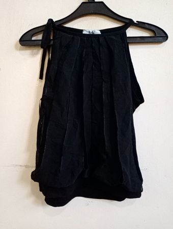 l.i.l. Schwarzes ärmelloses Top