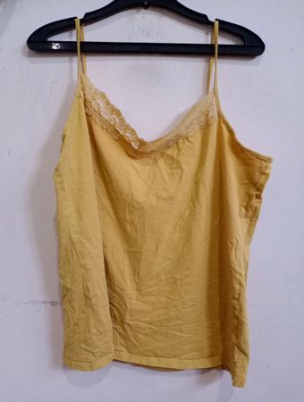 Janina Gelbes Spitzen-Trim Cami Top