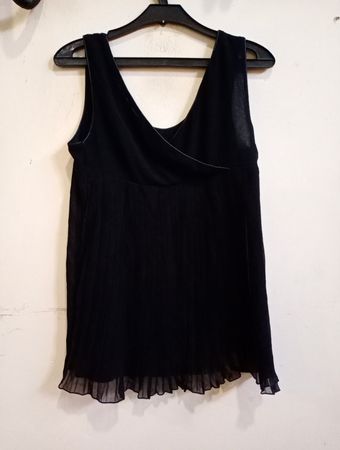Intimissimi Schwarzes ärmelloses Oberteil mit Rüschensaum