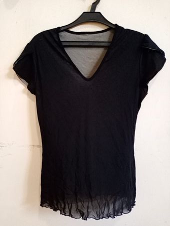 Schwarzes T-Shirt mit 50% Viskose-Label