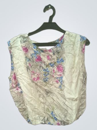 Ärmelloses Top mit Blumenmuster