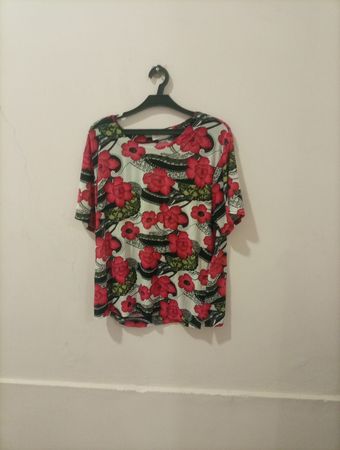 Lian Jin Damen T-Shirt mit floralem Druck
