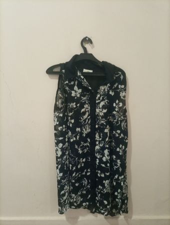 ANNI D'ORO Ärmelloses Blumenshirt