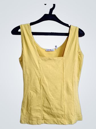 Gelbes ärmelloses Tanktop