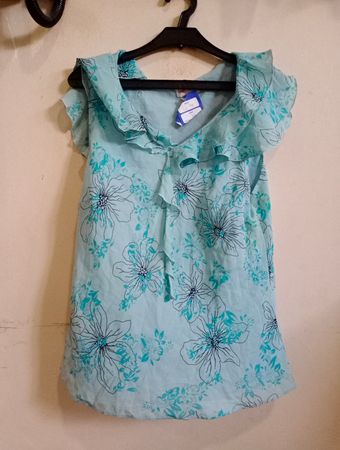 bonmarché Damen blauer floraler Rüschentop