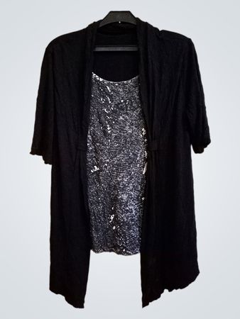 Schwarze Strickjacke mit abstraktem Druckoberteil