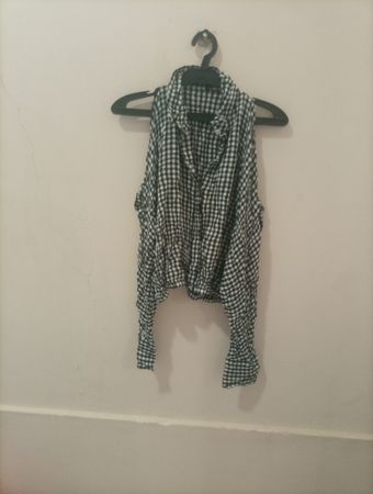 Stradivarius Schwarz-Weiß Kariertes Cold Shoulder Shirt