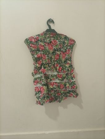 Blumenmuster Rüschenshirt