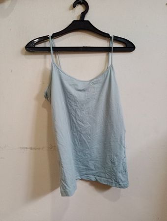 Hellblaues Top