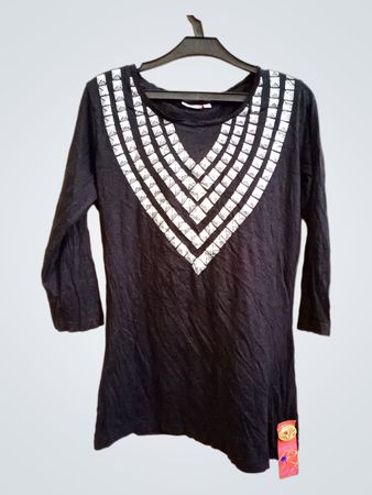 OUTFIT FASHION Schwarzes besticktes Langarmoberteil