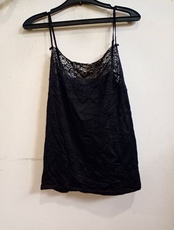 Schwarze Spitzenbesatz-Camisole