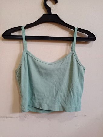 Minzgrünes geripptes Crop-Top