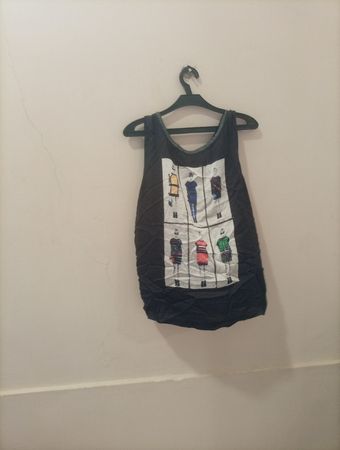 MONTE CERVINO Schwarzes Tanktop mit Grafikdruck