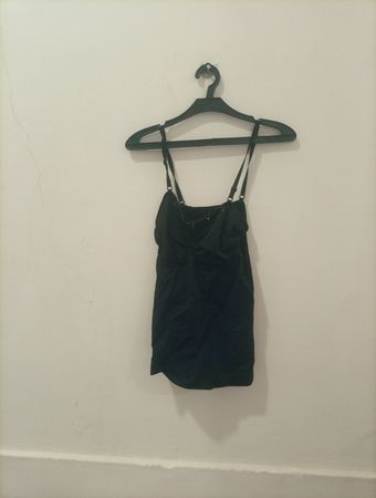 Schwarzes Top