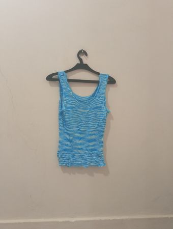 Blau-weiß gestreiftes Tanktop