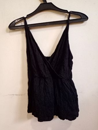 Schwarzes Top