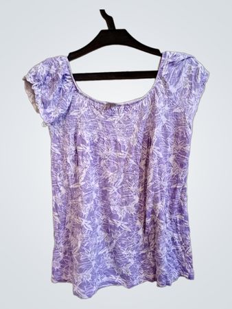 Lila Blumen Smocked Top